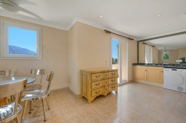 b712809718bafac489a2fb17d0838e18 - 5