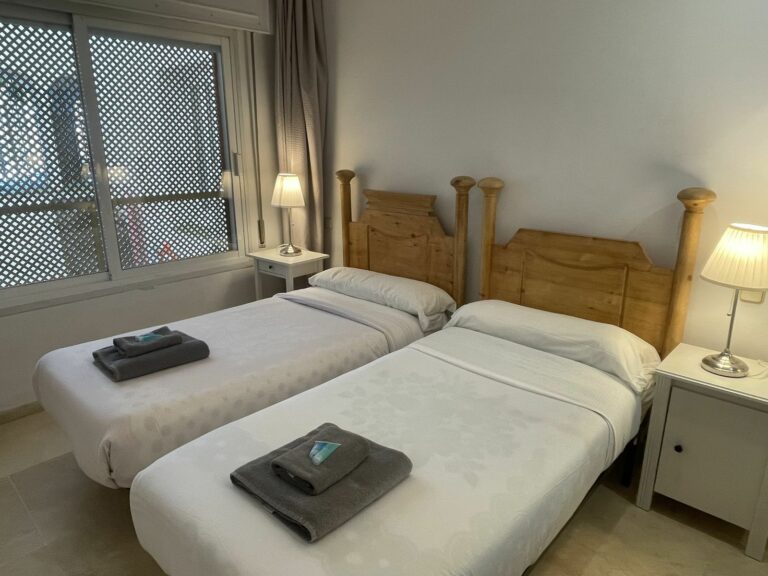 b82704c55e6ce16dc5d6f8396321d0ef - 7