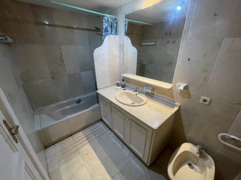 b82704c55e6ce16dc5d6f8396321d0ef - 9