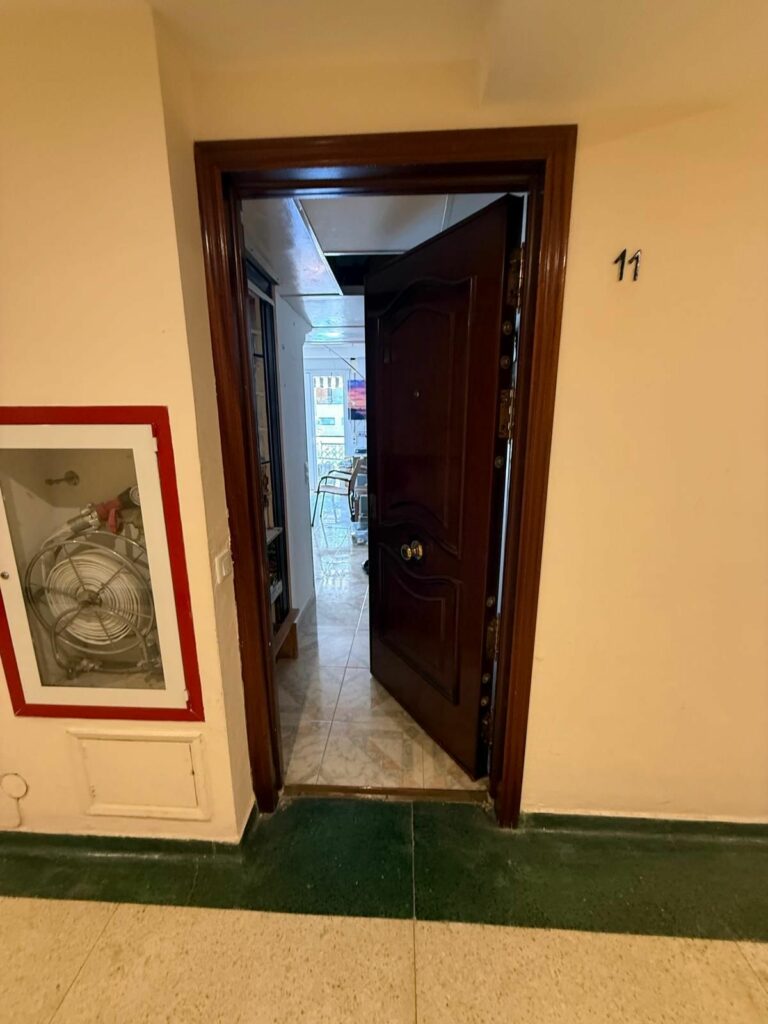 b863f82d710b58f94a831e95563a7cf1 - 9