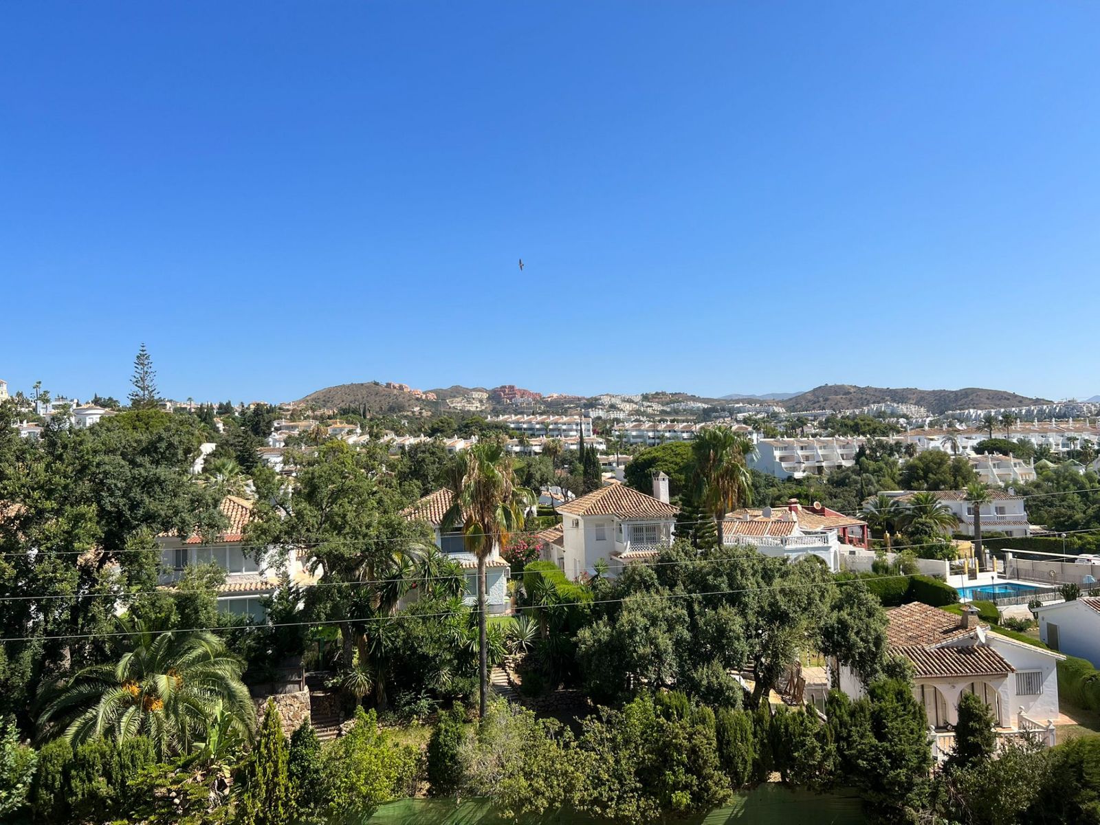 b896ac9f25b14ea6e59150239a58a1c4 - 10