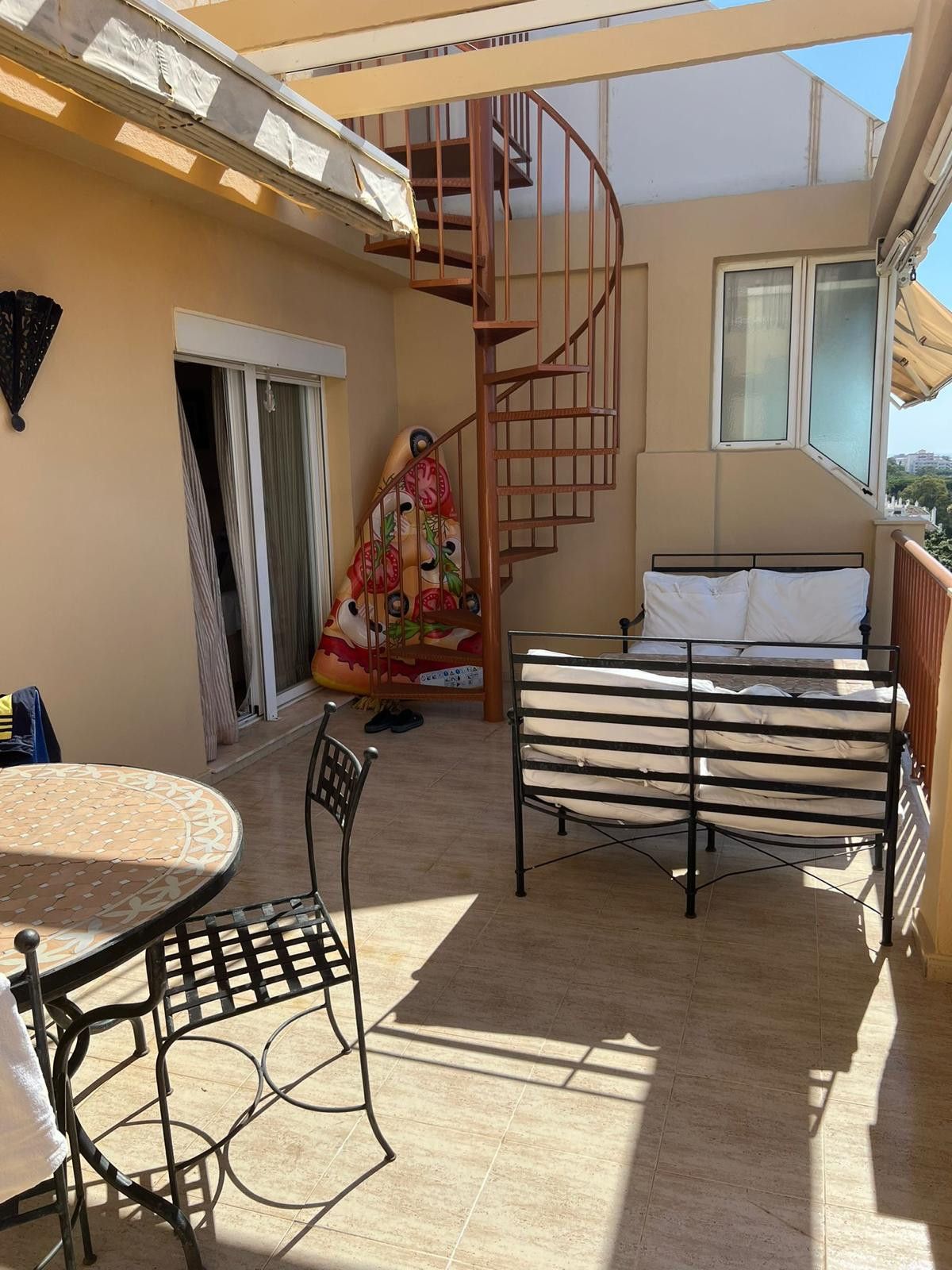 b896ac9f25b14ea6e59150239a58a1c4 - 14