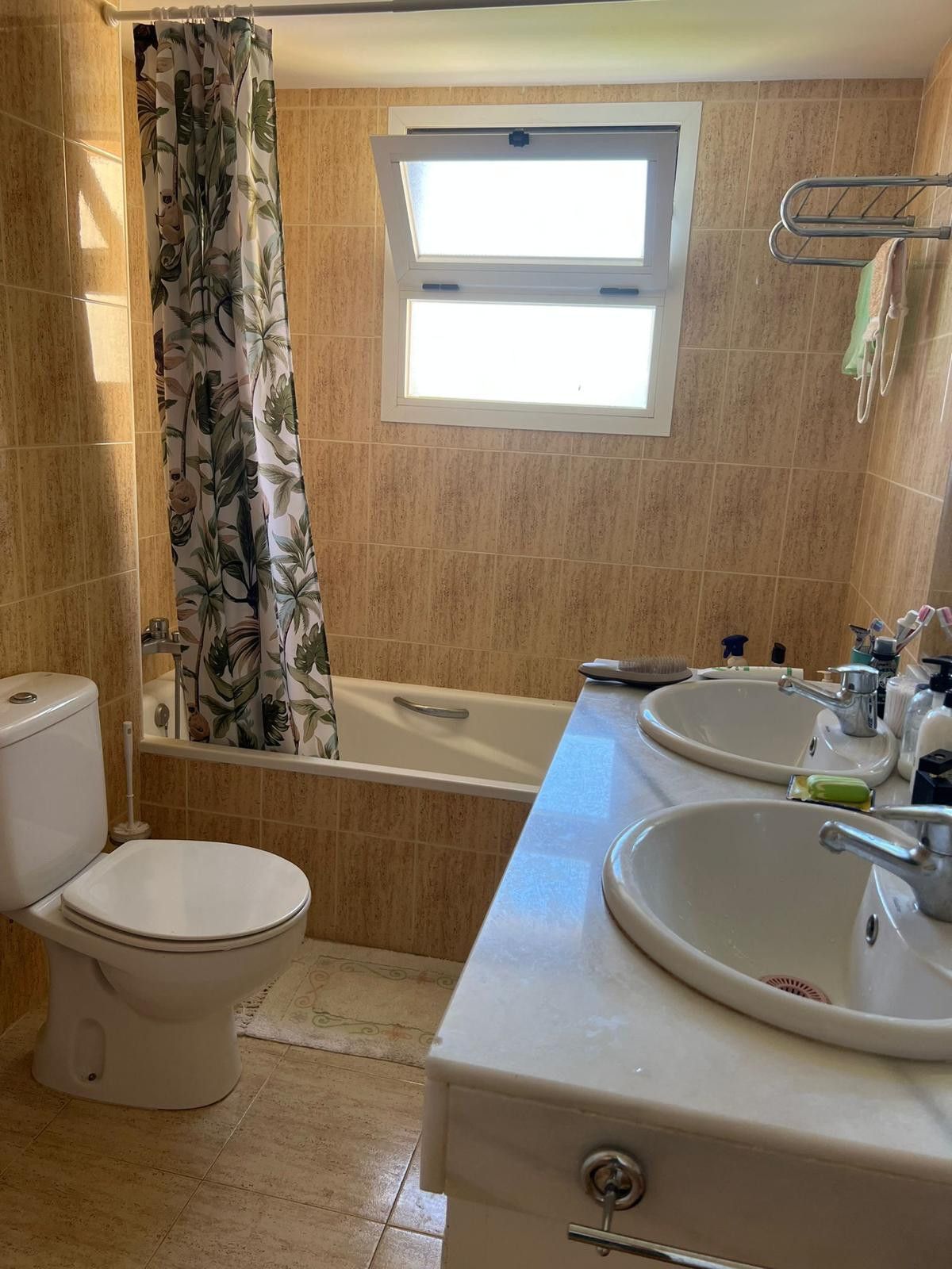 b896ac9f25b14ea6e59150239a58a1c4 - 7