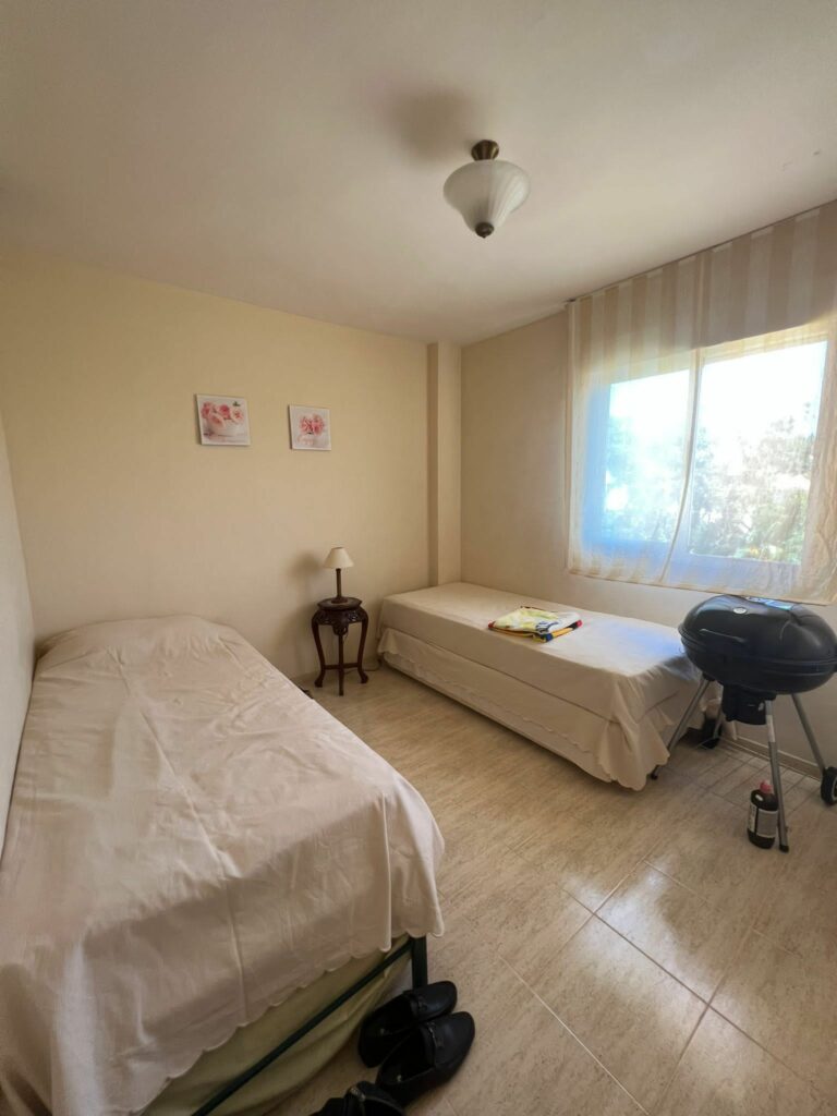 b896ac9f25b14ea6e59150239a58a1c4 - 8