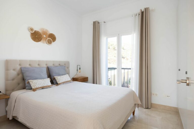 b8a075708a9ea07f570fc34a8c9be2bd - 15