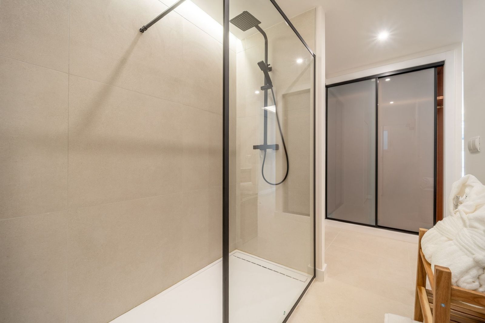 b98138ef80932be4a8f3c30a1c3827c1 - 15