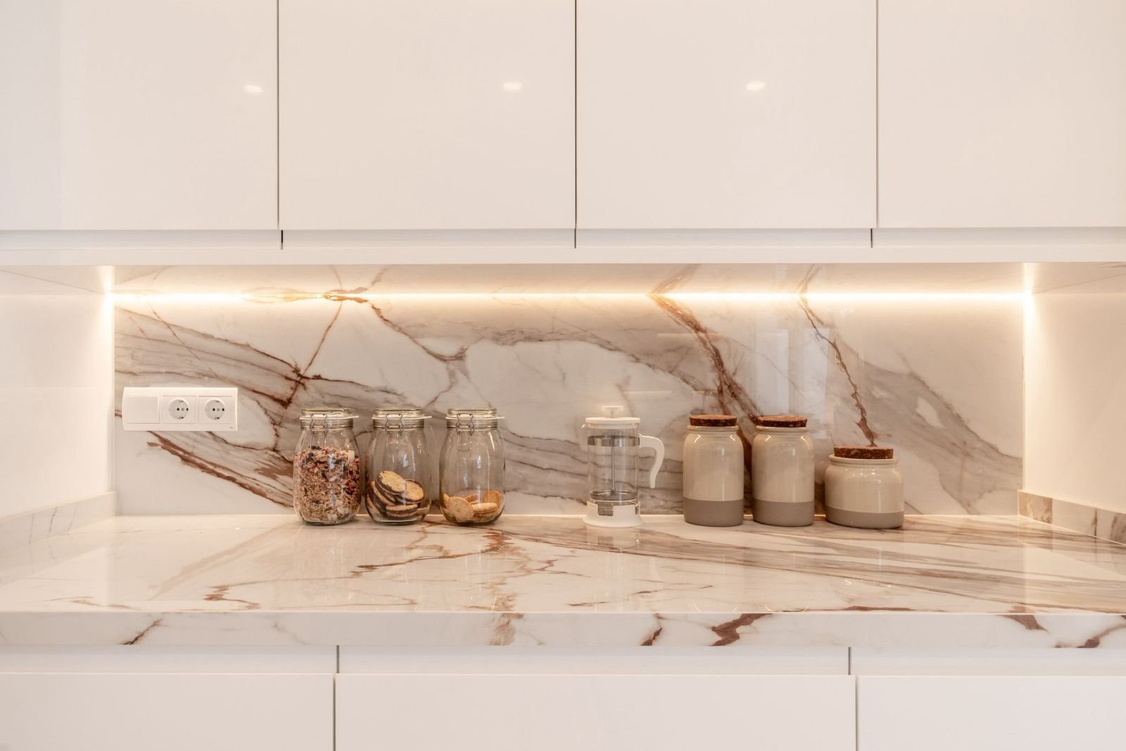 b98138ef80932be4a8f3c30a1c3827c1 - 16