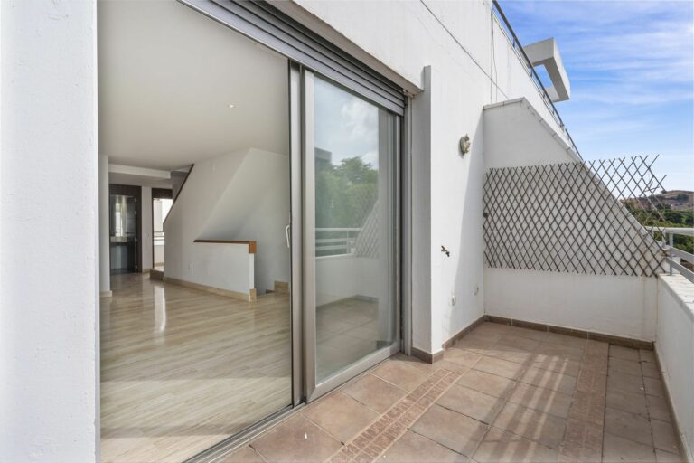 ba4b63d4b8d9327feee68463a26e6e90 - 12