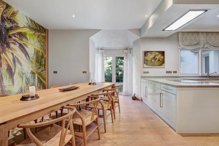 baa75acab9e889c3fa69167e8a5fca43 - 4