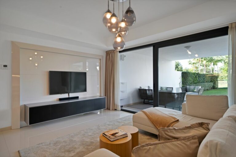 bbaaaaed738d9b725ee53cbc29b672b1 - 15