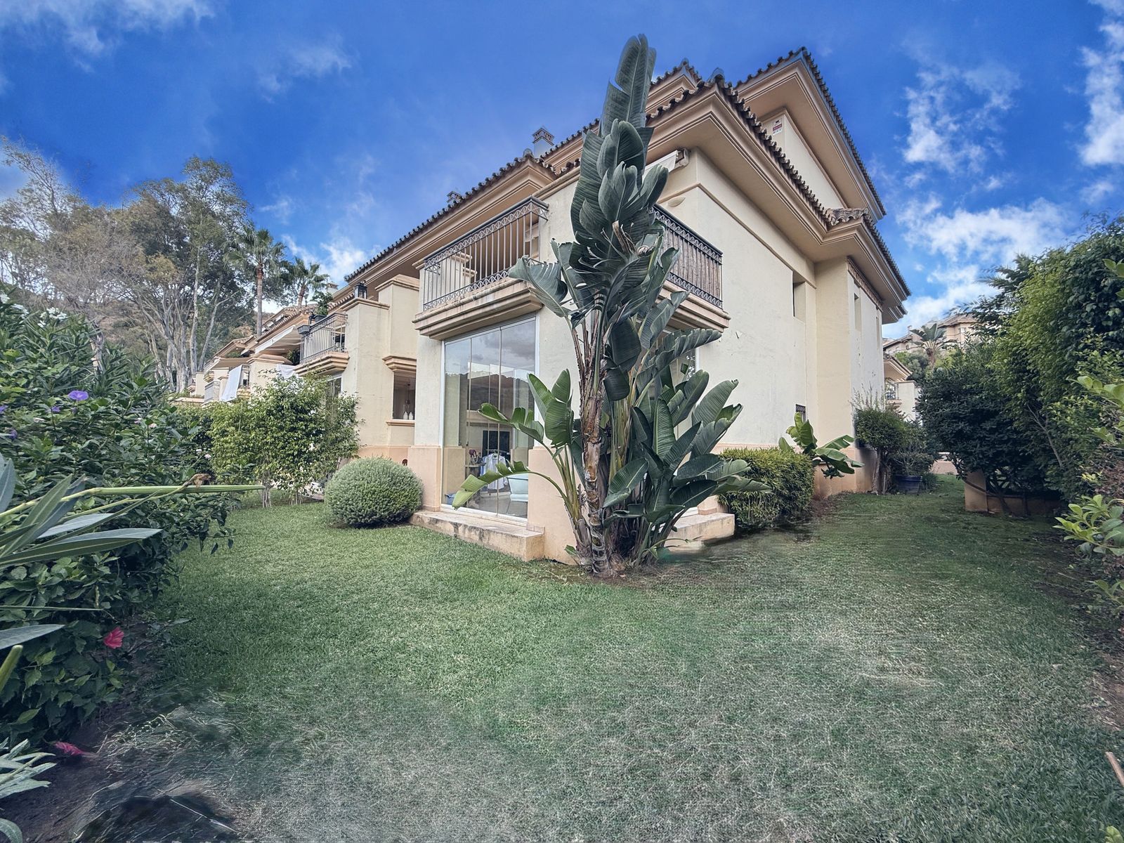 bbae08012f5a5a4249fc256e86c267be - 1