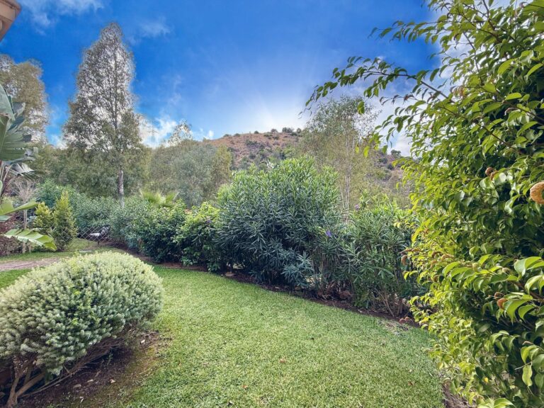 bbae08012f5a5a4249fc256e86c267be - 12