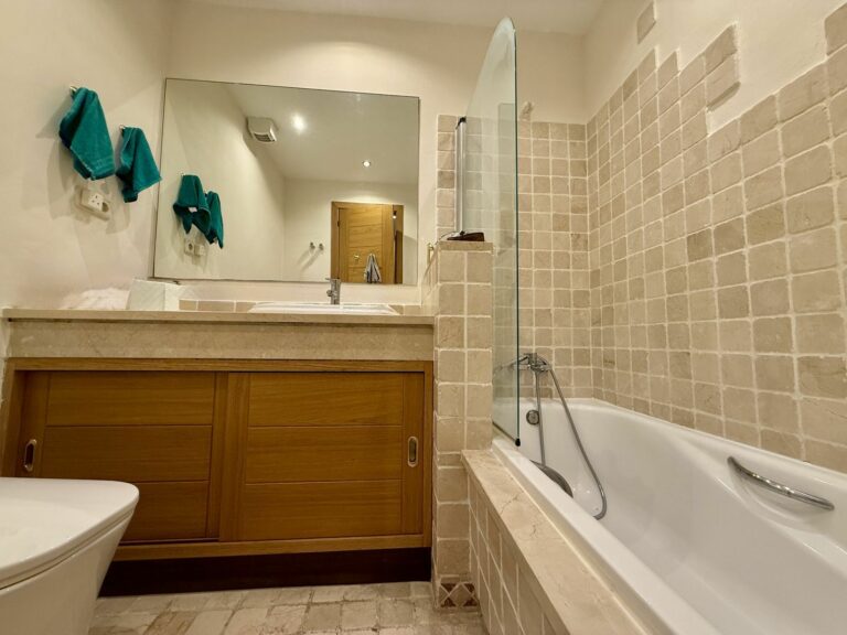 bbae08012f5a5a4249fc256e86c267be - 15