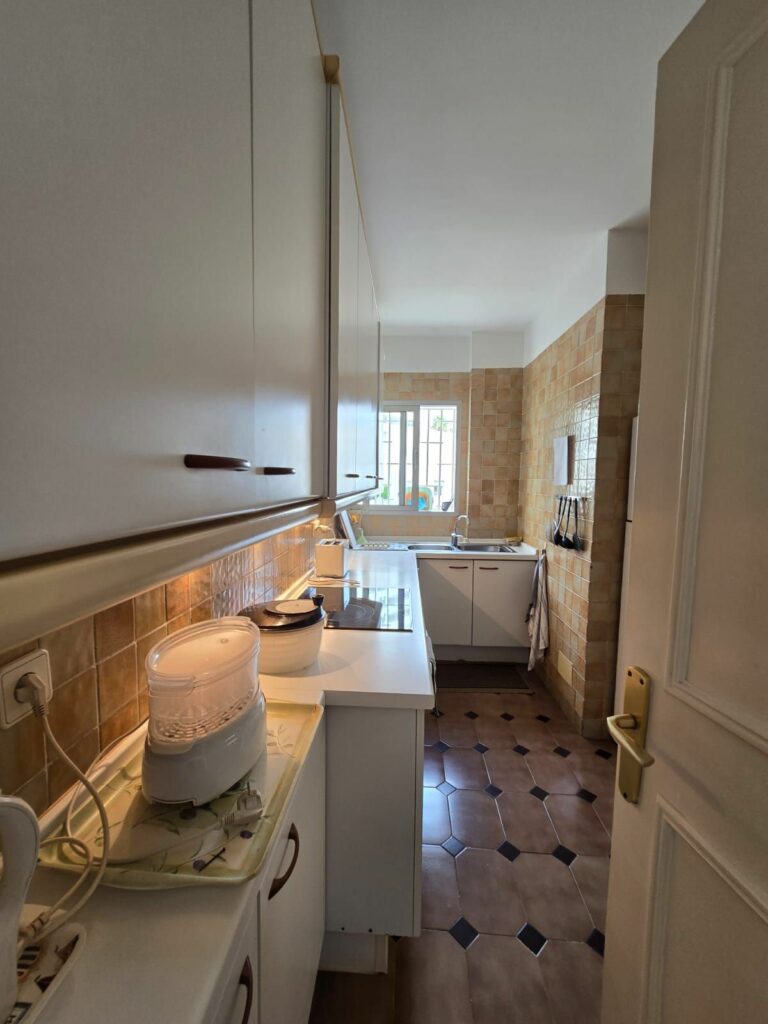 bc2a86e32ffb3f804786cf3e47b2ef73 - 16