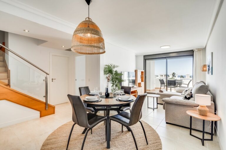 be48344422628317bf5282afbd749579 - 2