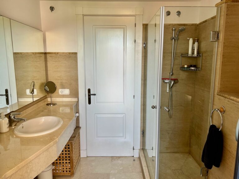 be98dc4c2ed3ece70d050c0f52ff288c - 16