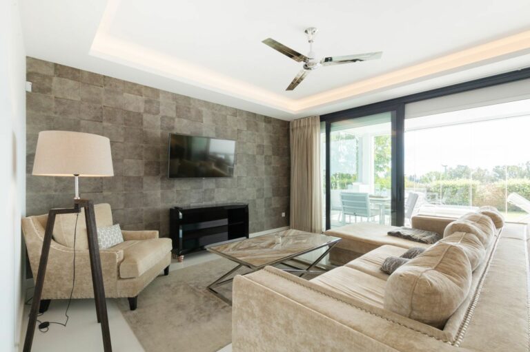 bf4a140dd3e464322188516360af32fa - 12