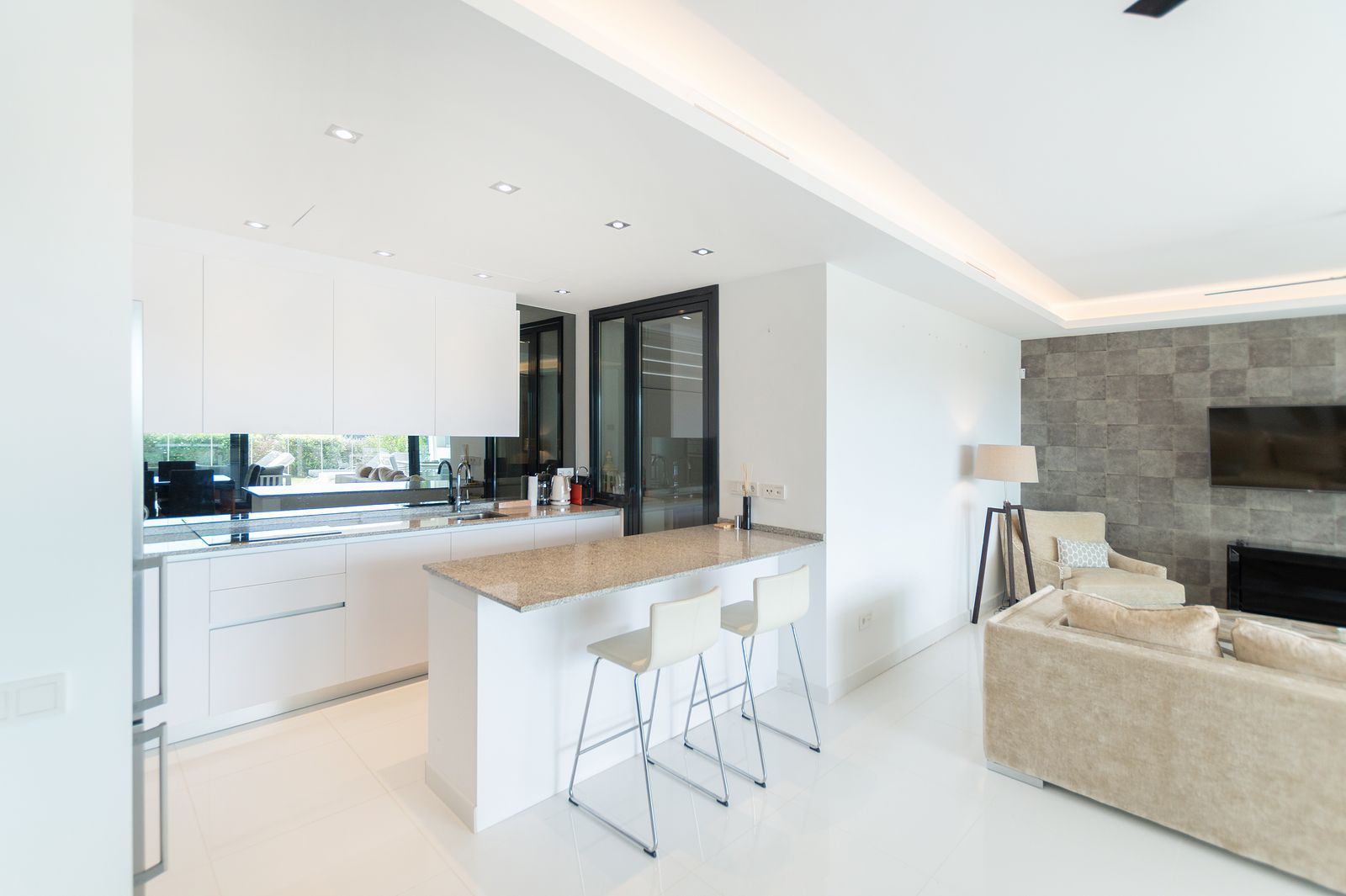 bf4a140dd3e464322188516360af32fa - 13