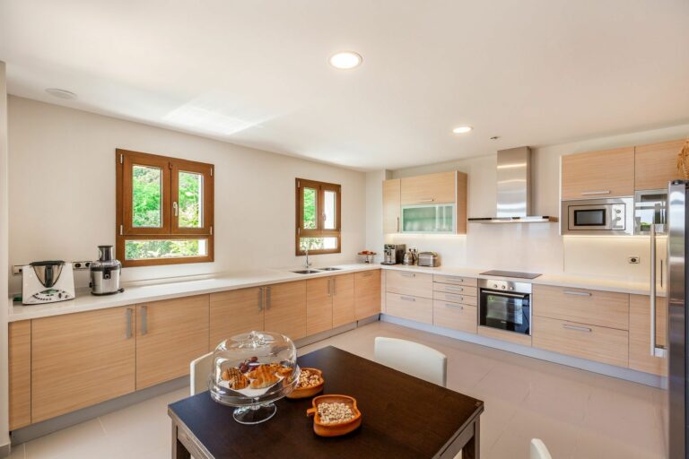 c053abcaad0902b3a873ed3fbeef7962 - 5