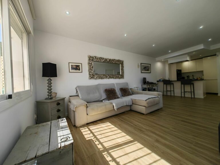 c06b2b87d7d95287140b81993f1af47d - 12