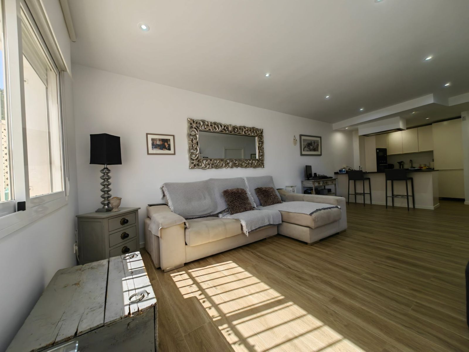 c06b2b87d7d95287140b81993f1af47d - 12