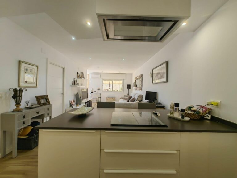 c06b2b87d7d95287140b81993f1af47d - 8