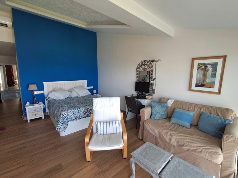 c0a6e934e9b535ec326f60c3fbe6601c - 13