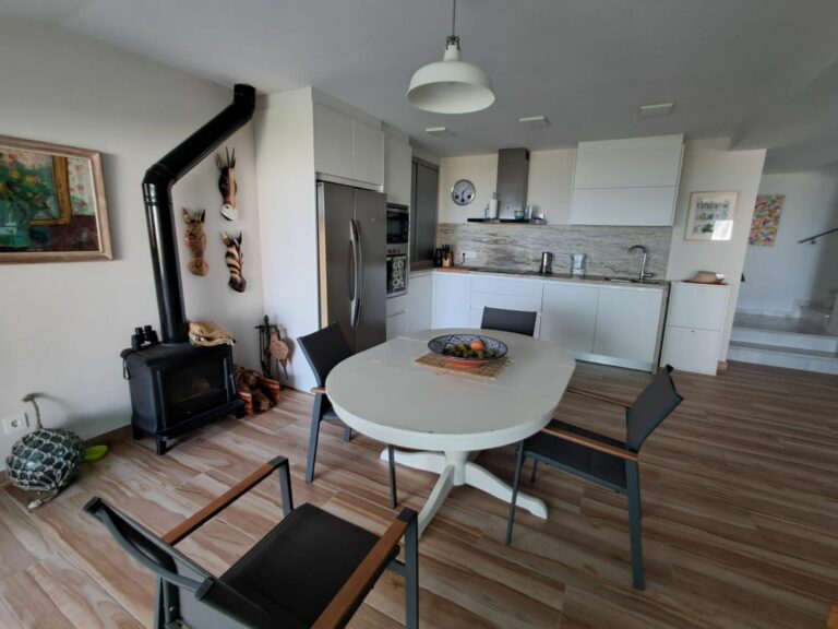 c0a6e934e9b535ec326f60c3fbe6601c - 2