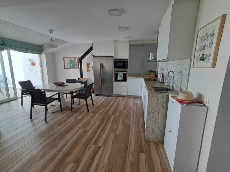 c0a6e934e9b535ec326f60c3fbe6601c - 3