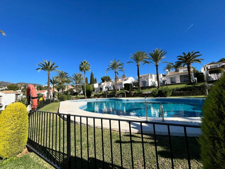 c14186540b0a8d7c2b1e76ebb8207f94 - 15