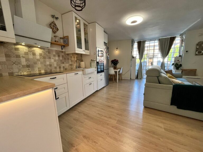 c14186540b0a8d7c2b1e76ebb8207f94 - 9