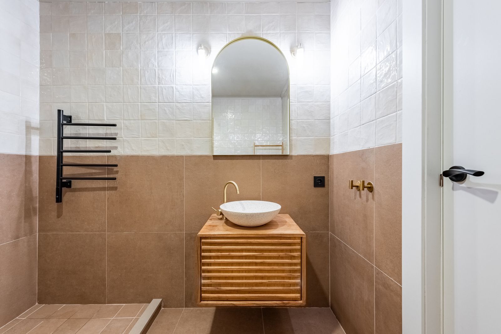 c235ee3308539b9908314c9bf2b97f5c - 11