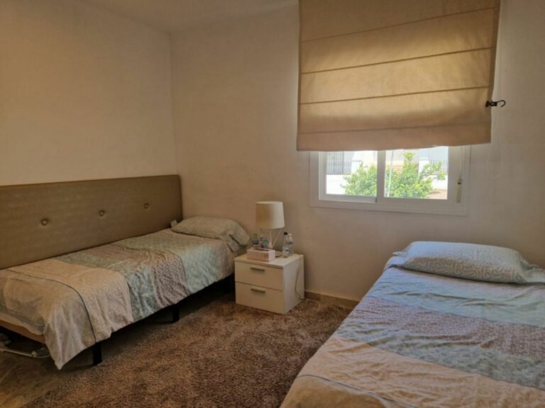 c2b1dca702c5999ff9be91e75739b4a5 - 13