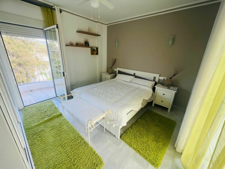 c40a32bafe661dae846a03282d708c99 - 13