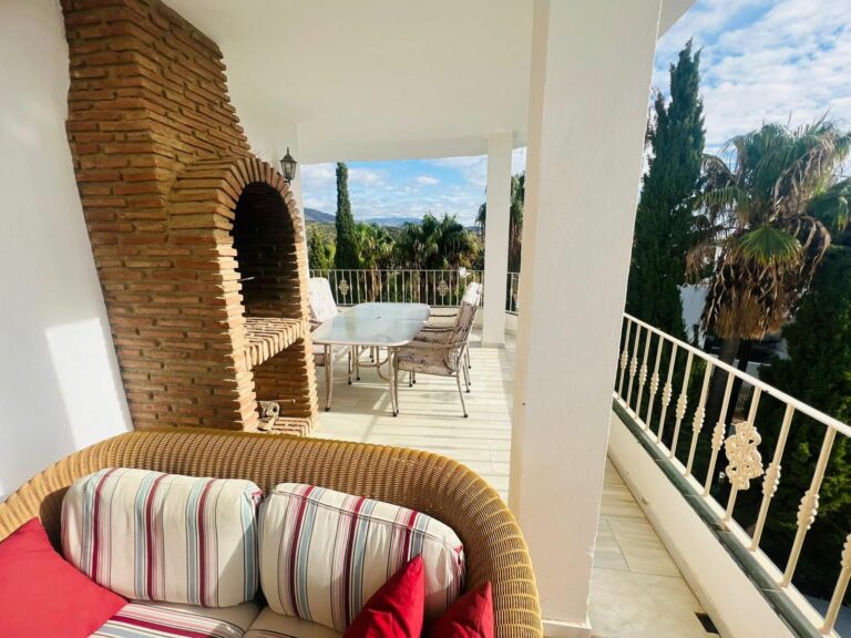 c40a32bafe661dae846a03282d708c99 - 2