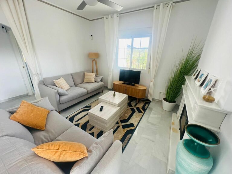 c40a32bafe661dae846a03282d708c99 - 4