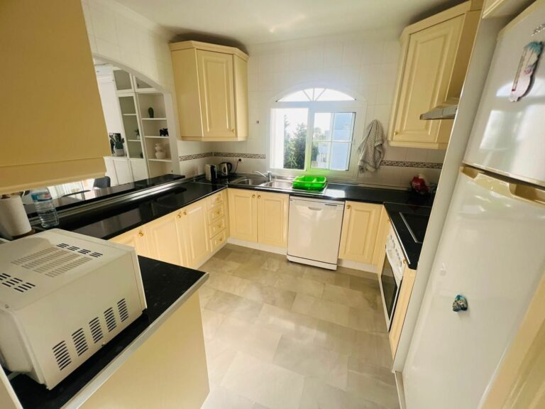 c40a32bafe661dae846a03282d708c99 - 8