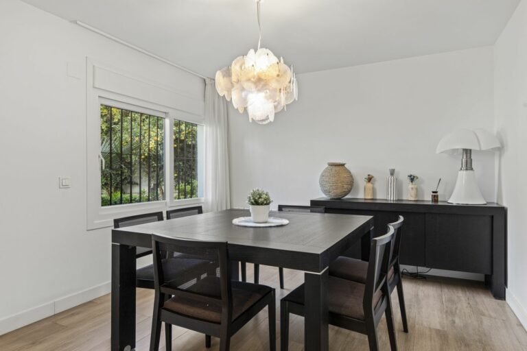 c43c5a82fb64ec2706bcb645dd85a5f9 - 11