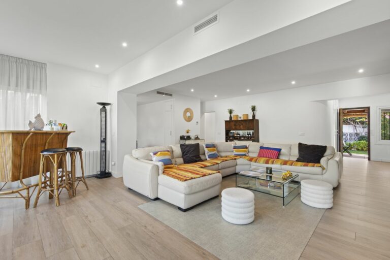 c43c5a82fb64ec2706bcb645dd85a5f9 - 2