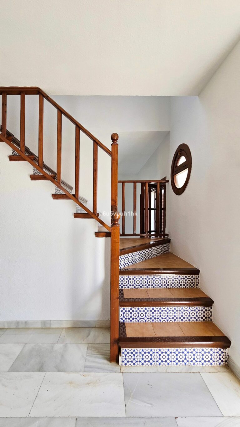 c6b6f125f246534889732be2602609ea - 12