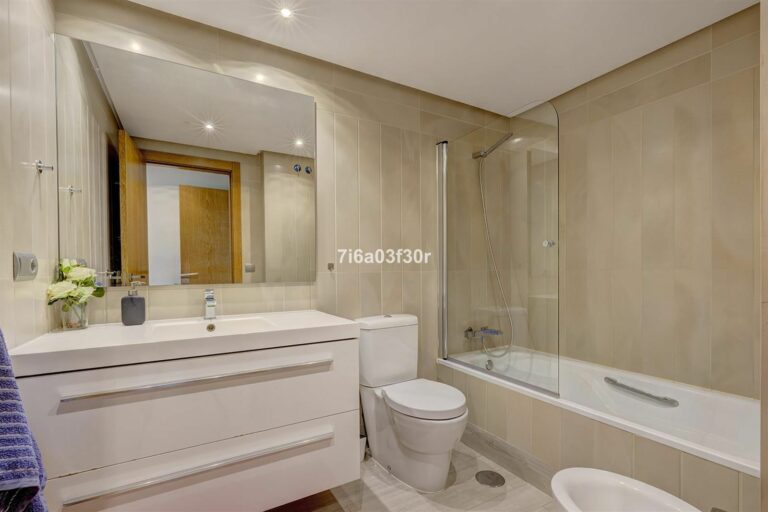 c73cee1ee7661cbc89de03dbc57998ee - 15