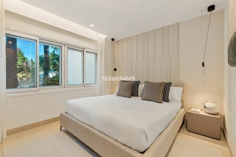 c7e706016c8bfcb86d97357a121d6ff5 - 16