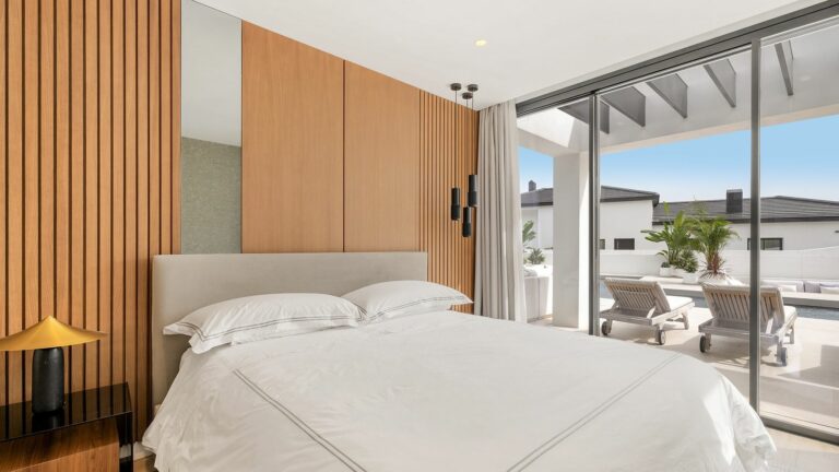 c8600efd1ad60e2ce853881697c85f24 - 13