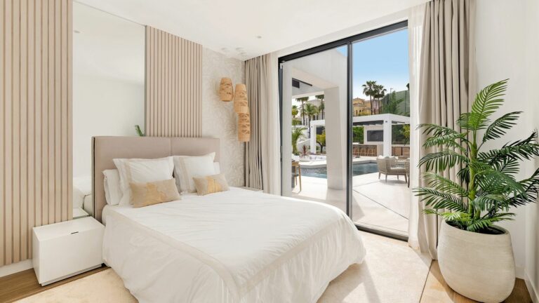 c8600efd1ad60e2ce853881697c85f24 - 14