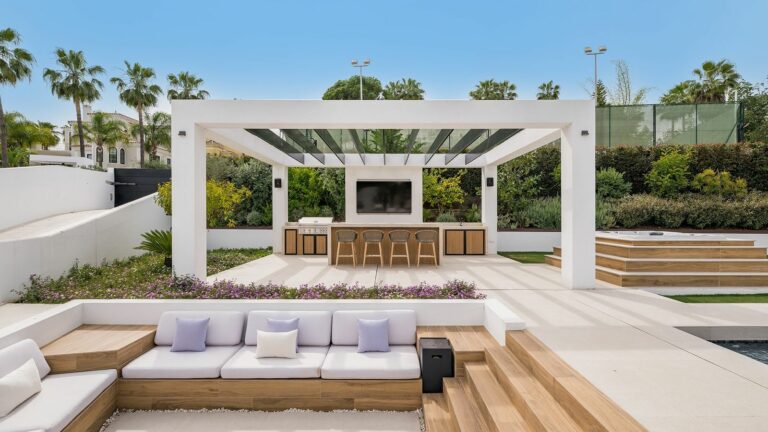 c8600efd1ad60e2ce853881697c85f24 - 3