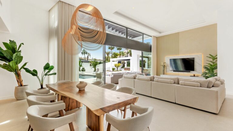 c8600efd1ad60e2ce853881697c85f24 - 4