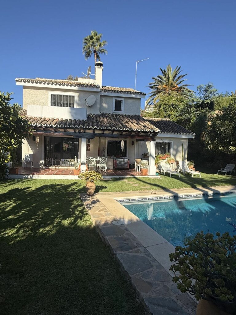 c92fce87d7dd8d49f82d9bc97d51358d - 10