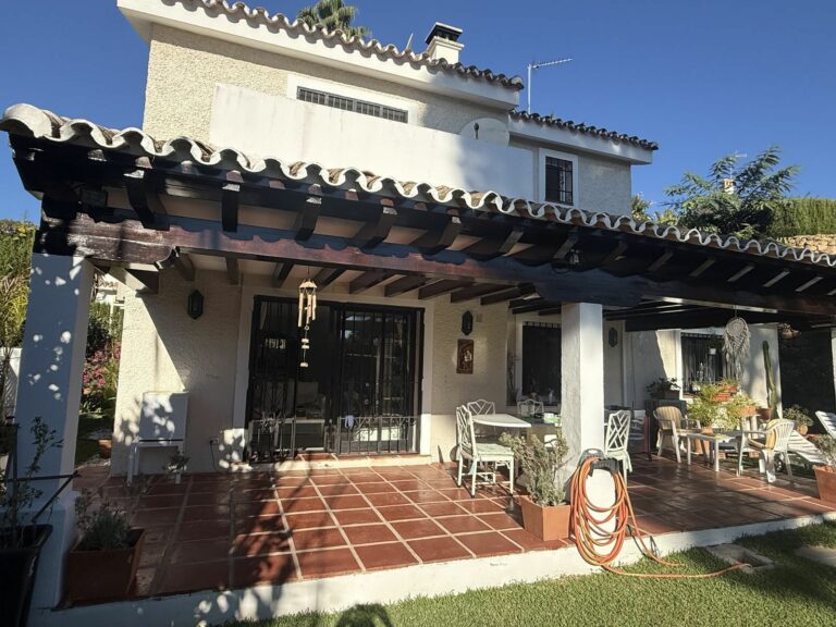 c92fce87d7dd8d49f82d9bc97d51358d - 12