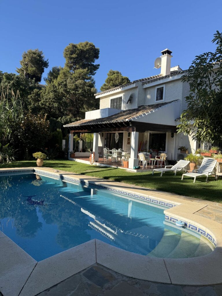 c92fce87d7dd8d49f82d9bc97d51358d - 5