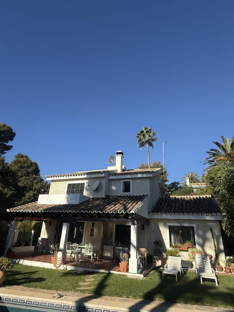 c92fce87d7dd8d49f82d9bc97d51358d - 8